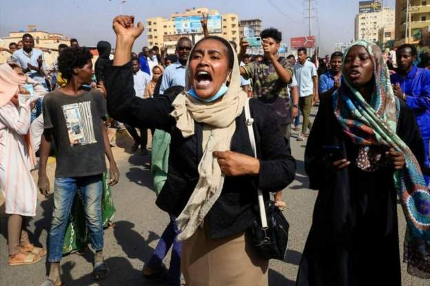 सूडान : सैन्य कूको विरोधमा उत्रिएकामाथि सेनाको गोलीबारी, सातको मृत्यु