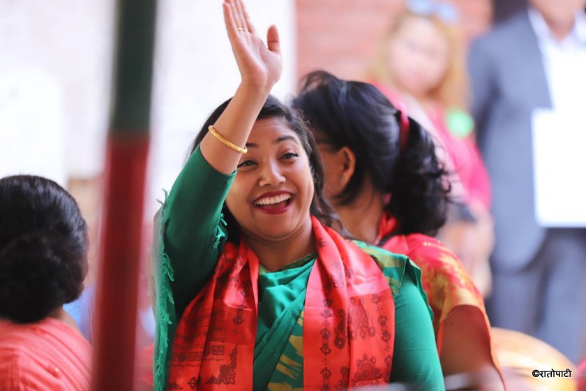 काठमाडौं महानगर : बालेन अघि तर पपुलर मतमा सुनिताको फड्को