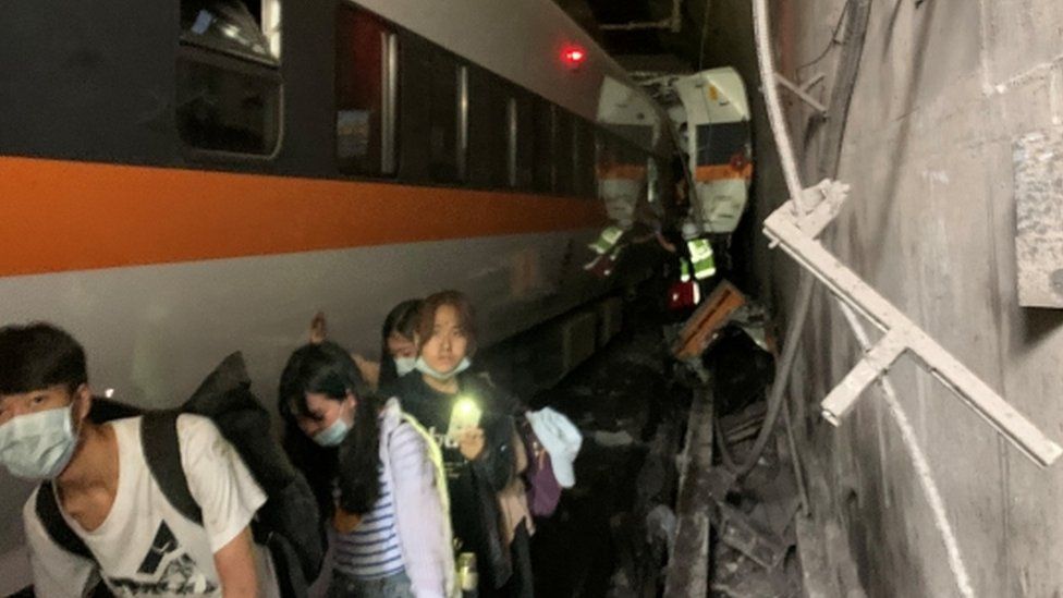 ताइवान रेल दुर्घटनामा ज्यान गुमाउनेको संख्या ४१ पुग्यो, ७० भन्दा बढी घाइते