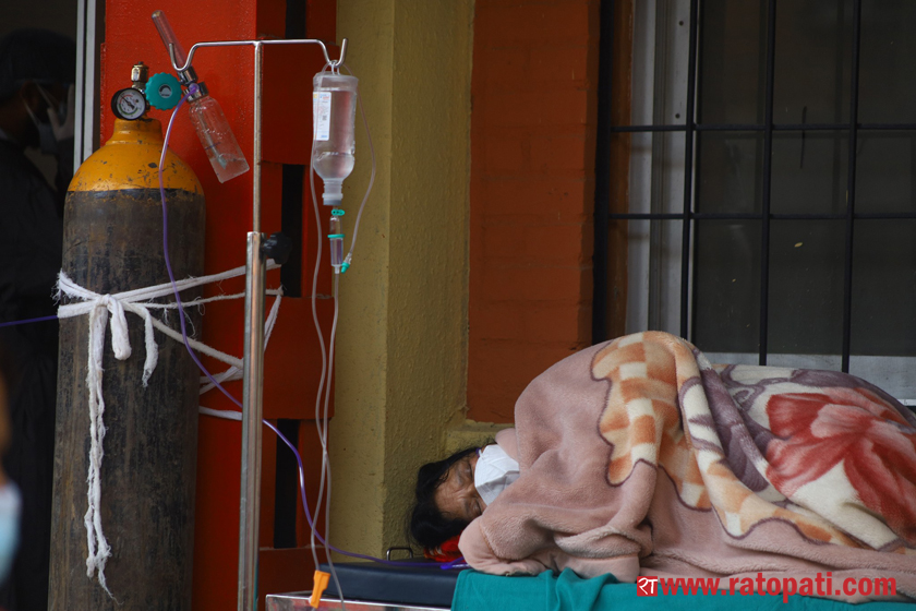 Citing oxygen crisis, four hospitals in Kathmandu say they can’t admit new corona patients