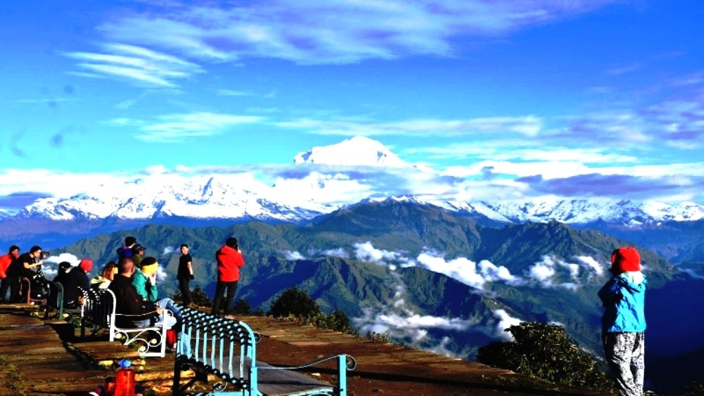 तङ्ग्रिँदै पोखराको पर्यटन, आन्तरिक पर्यटकले उत्साह बढ्यो