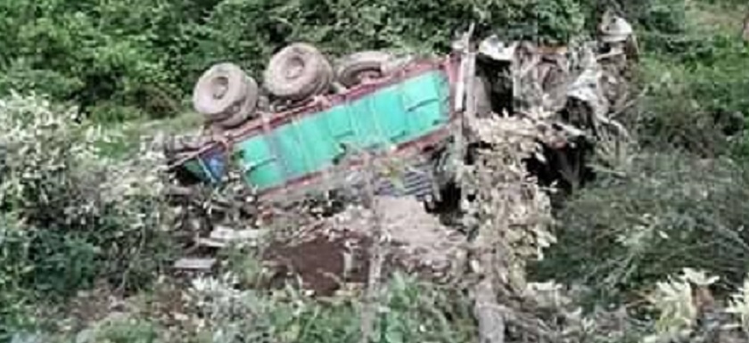 बैतडीमा ट्रक दुर्घटना: सहचालकको मृत्यु