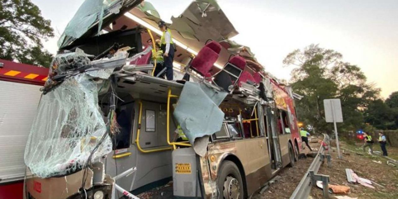 11 dead, 19 injured after truck-bus collision in east China