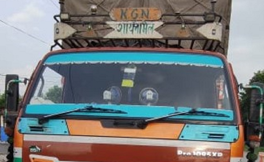 राजश्व छलेको आरोपमा १५ भारतीय ट्रक प्रहरीको नियन्त्रणमा
