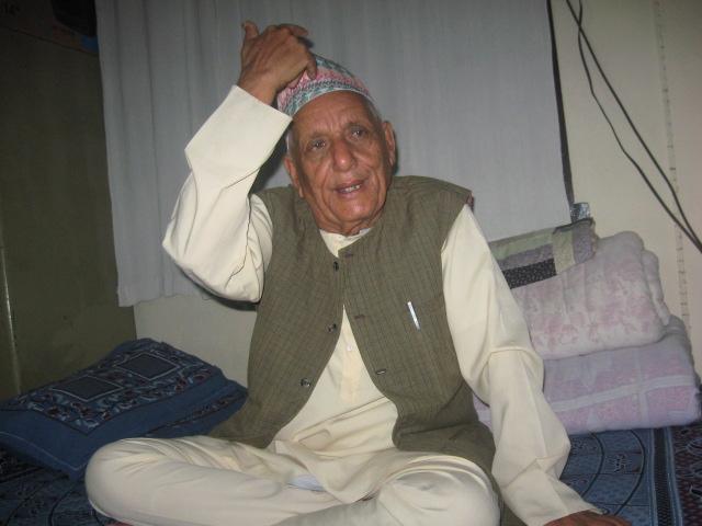९३ वर्षीय पत्रकार भन्छन्– त्यतिबेला एउटा समाचारको पारिश्रमिक ५ रुपैयाँ