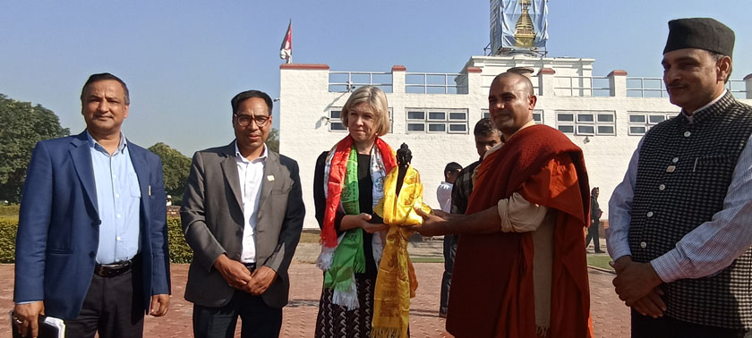 नेपालका लागि बेलायती राजदूतद्वारा लुम्बिनी भ्रमण