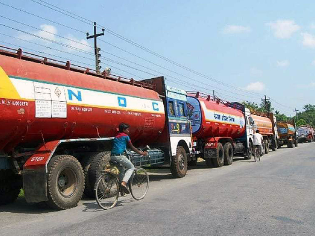 Indian customs stops tankers