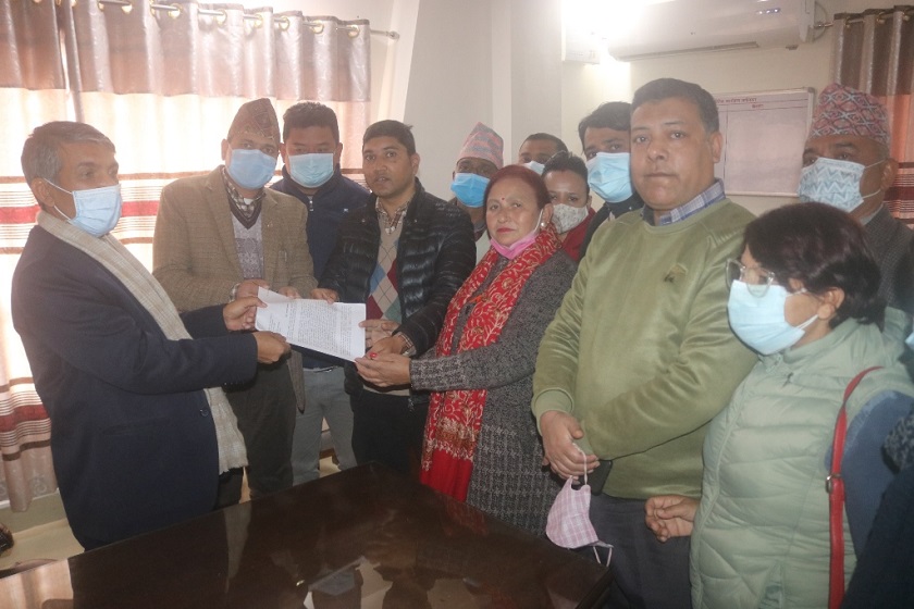 निर्वाचन घोषणाको माग गर्दै एमालेका २१ भ्रातृ संगठनले बुझाए ज्ञापनपत्र