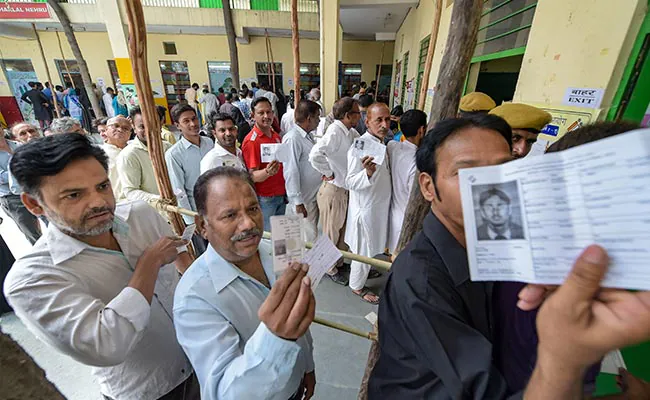 गुजरातमा पहिलो चरणको निर्वाचनमा ६० प्रतिशतभन्दा बढी मतदान