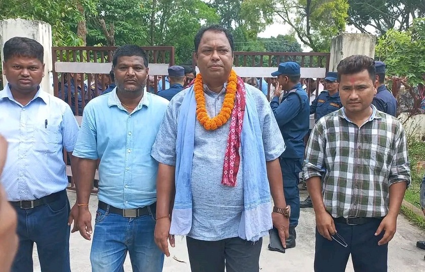 मोरङ ५ बाट एमाले नेता मण्डलले दिए स्वतन्त्र उम्मेदवारी