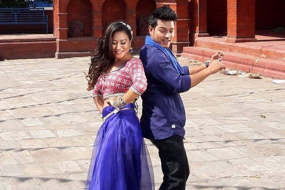 अशिष्माले पुष्पललाई भनिन्, ‘आउन समाली देउन मेरो जवानी’