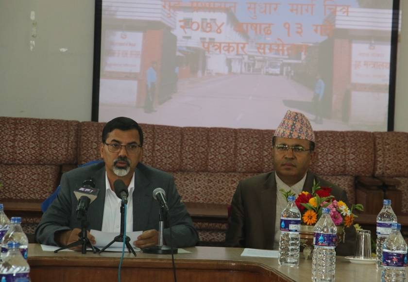 गृहमन्त्रीको कार्ययोजनाः गुण्डागर्दी नियन्त्रण गर्नेदेखि ट्राफिकको १५ प्रतिशत भत्ता खारेजसम्म