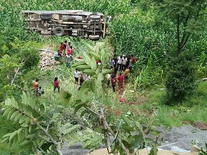 गुल्मीको रूरू गाउँपालिकामा ट्रक दुर्घटना हुँदा ५  घाइते