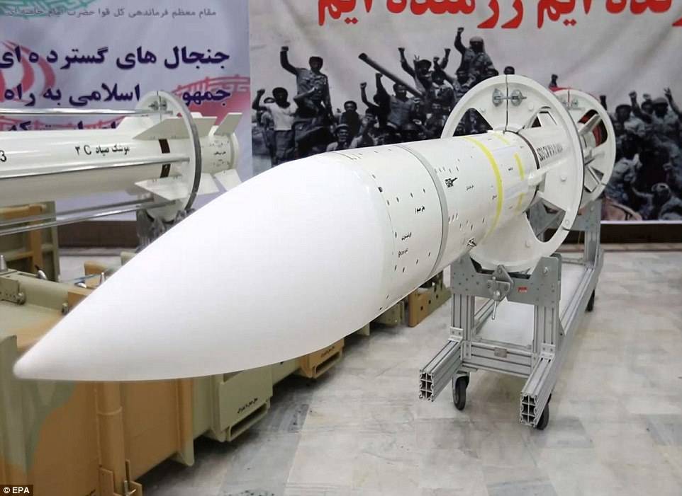 इरानको नयाँ क्षेप्यास्त्र : १२० किलोमिटर टाढाबाट एकै पटक १२ विमान खसाल्न सक्ने