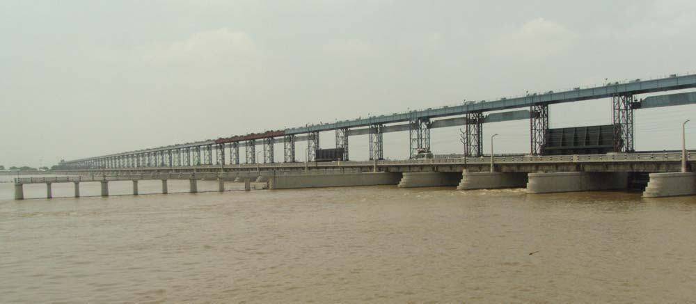 Teenager still missing in Koshi river