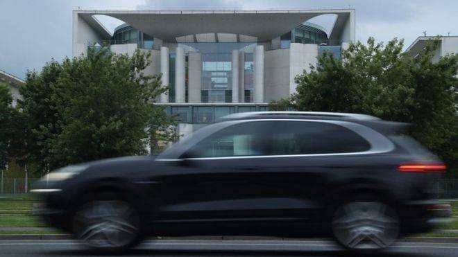 Volkswagen shrugs off cartel allegations