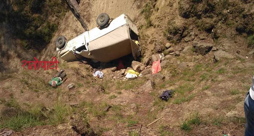 Nine killed after jeep veers off slippery trail