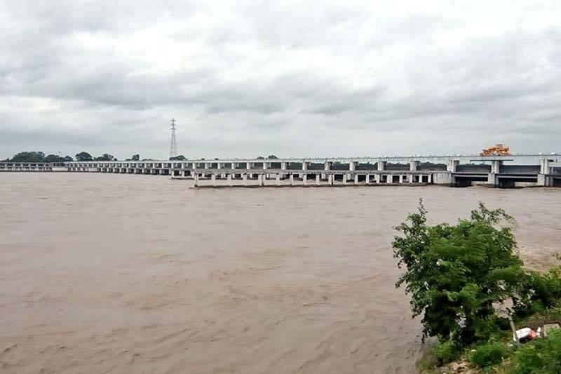 Water flow in Narayani River recedes