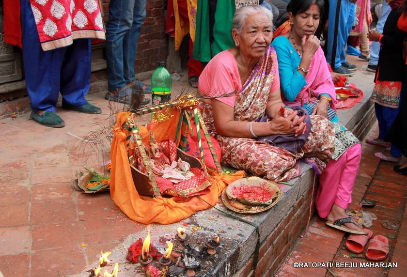 Large number of devotees throng to Pashupatinath temple today