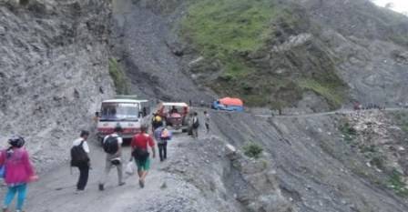 Night travel ban along Beni – Jomsom extended in wake of continuing landslides