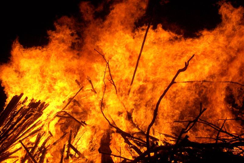 Fire at eatery guts property worth over Rs 300 thousand