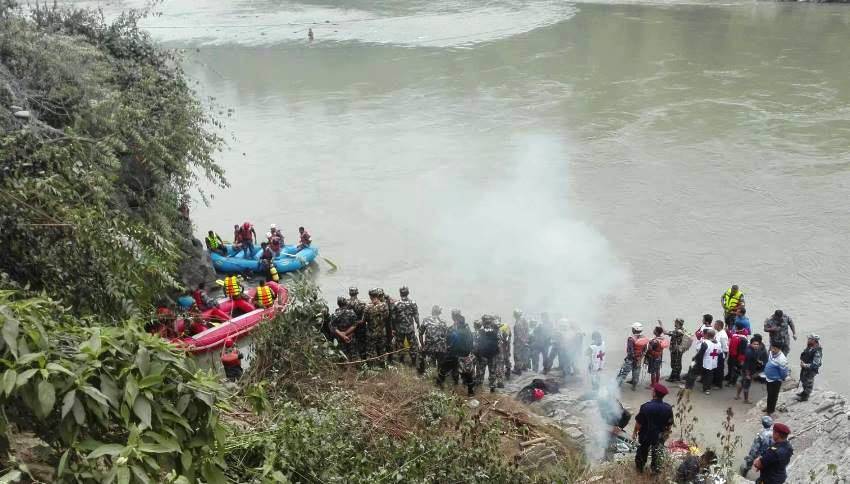 Bus plunges in to Trishuli; 13 passengers rescued alive